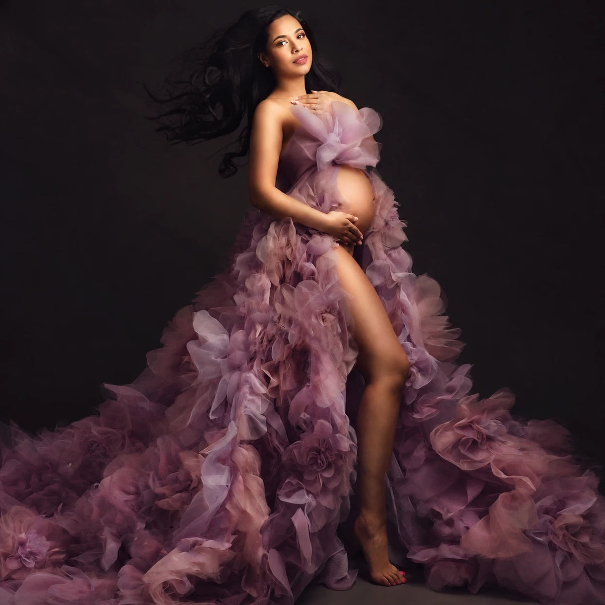 Elegant Ruffled Maternity Gown with High Split - Tulle Photography Dress with Puffy Train for Photoshoots