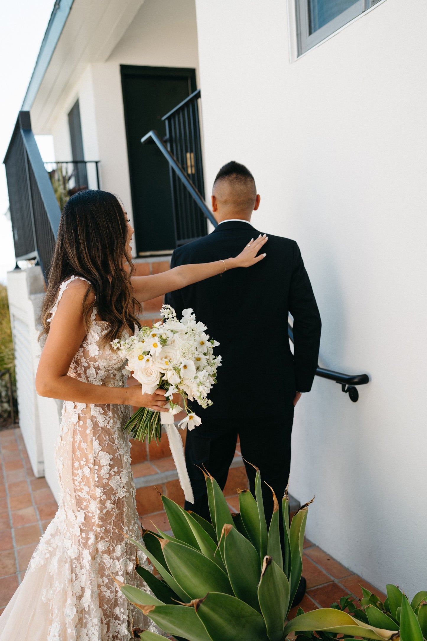 Custom Made Romantic Mermaid Wedding Dress – V-Neck, Lace Appliqués & 3D Floral Details | Vestido de Novia