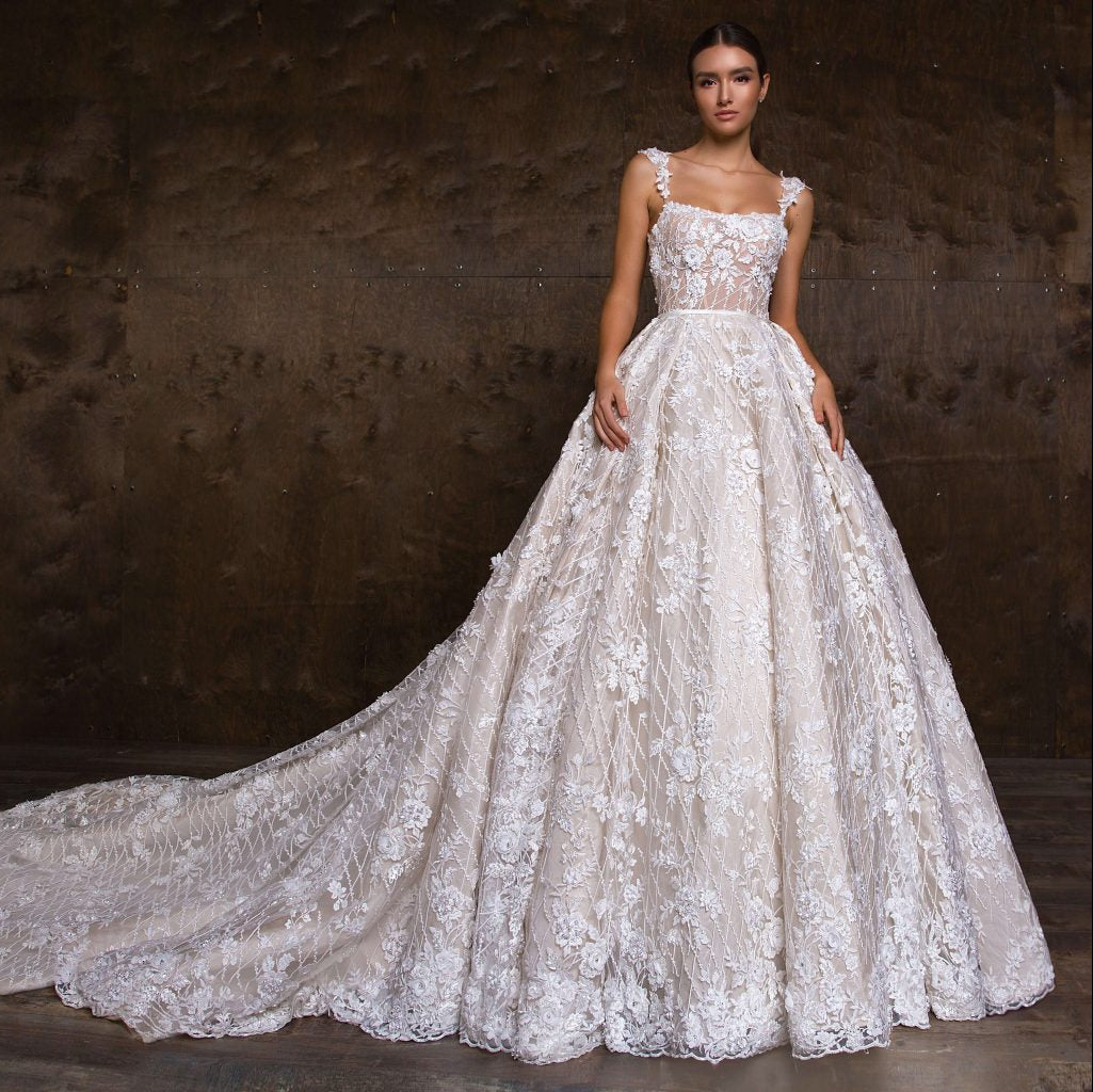 Sleeveless 3D Lace Ball Gown Wedding Dress Boat Neck with Spaghetti Straps