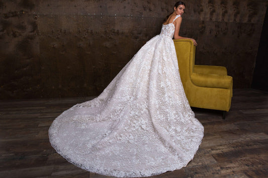 Sleeveless 3D Lace Ball Gown Wedding Dress Boat Neck with Spaghetti Straps - HER SHOP