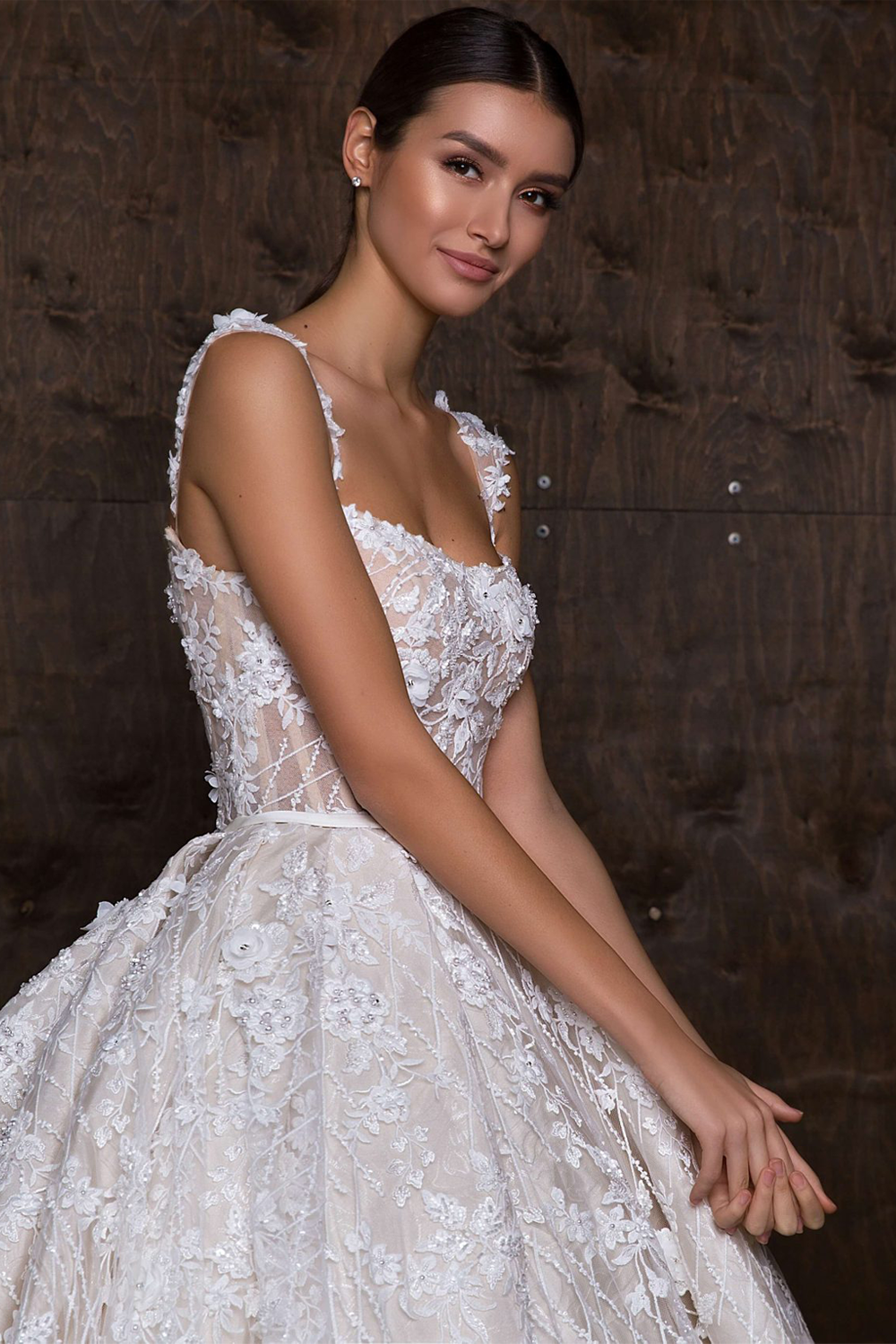 Sleeveless 3D Lace Ball Gown Wedding Dress Boat Neck with Spaghetti Straps