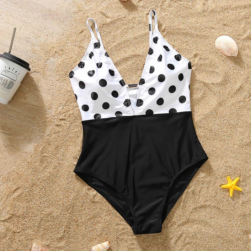 Family Matching Floral Swimwear – Mommy & Me Swimsuits and Men’s Boy Swim Trunks for Beach Holidays