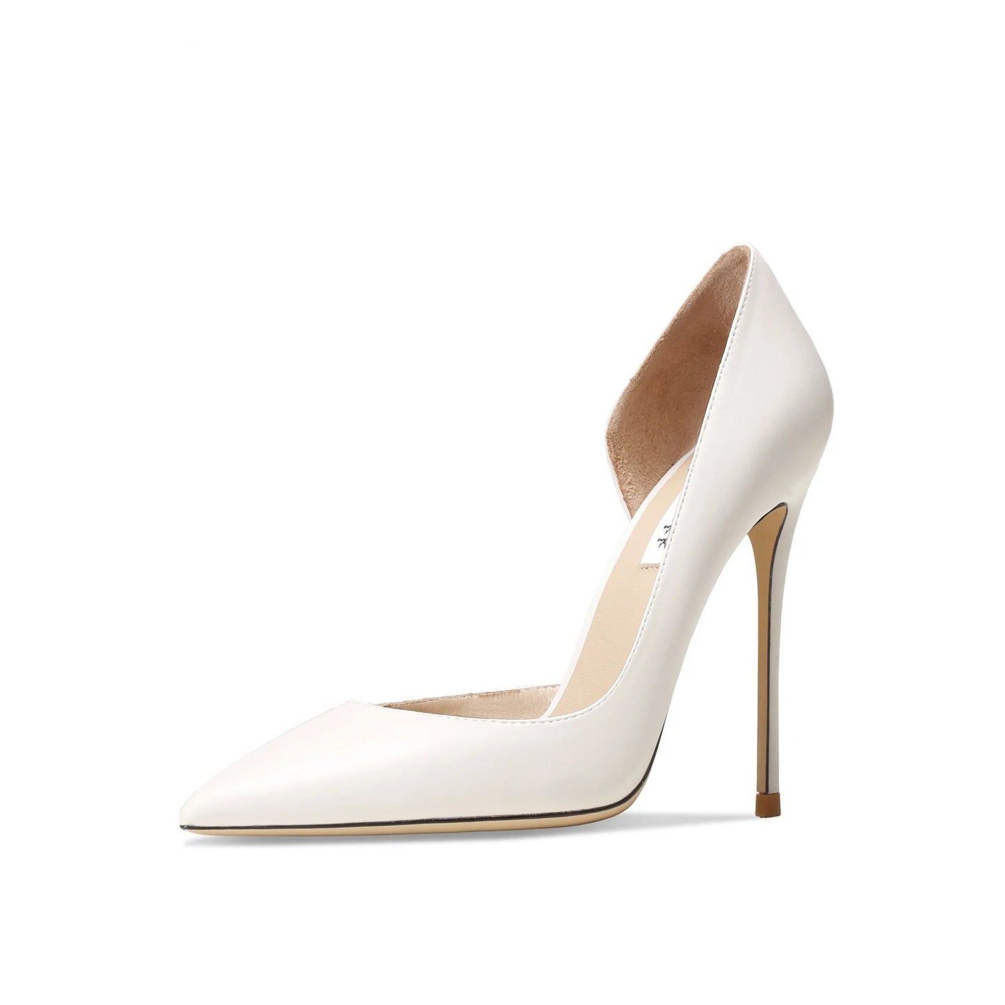 White high-heeled shoe on a white background with 'Suyymakk' branding.