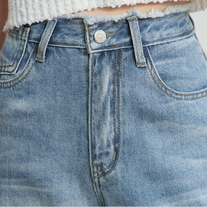 Minimalist Wide-Leg Blue Jeans – Low Waist Loose Fit Women’s Denim Pants