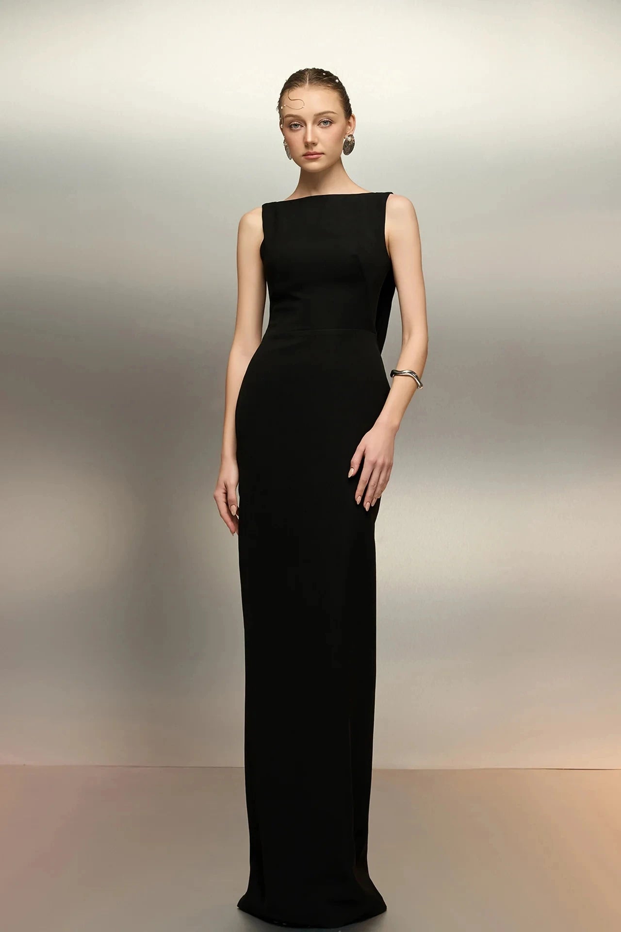 Elegant Black Boat Neck Sleeveless Evening Gown – Custom Floor-Length Cut-Out Flower Party Dress