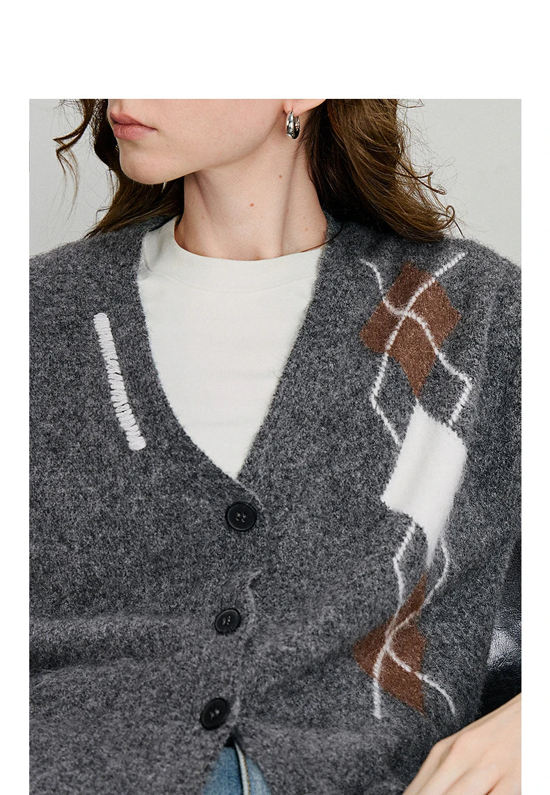 Women Knitted Sweater 2025 Autumn New Grid Pattern V Neck Single Breasted Button Knitted Cardigan Coat Gray