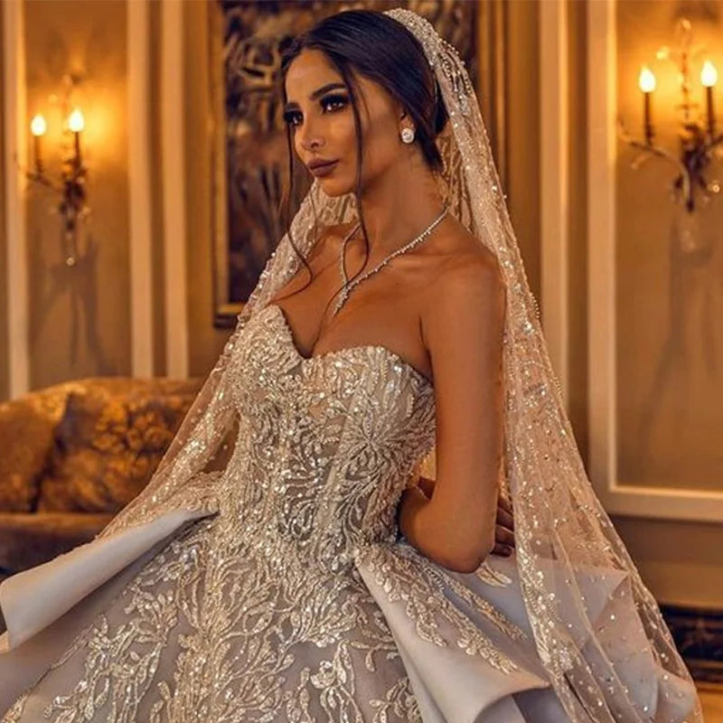 2025 Elegant Sleeveless Ball Gown Wedding Dress Sweetheart Neckline, Beading & Crystal Details, Long Train, Robe de Mariée