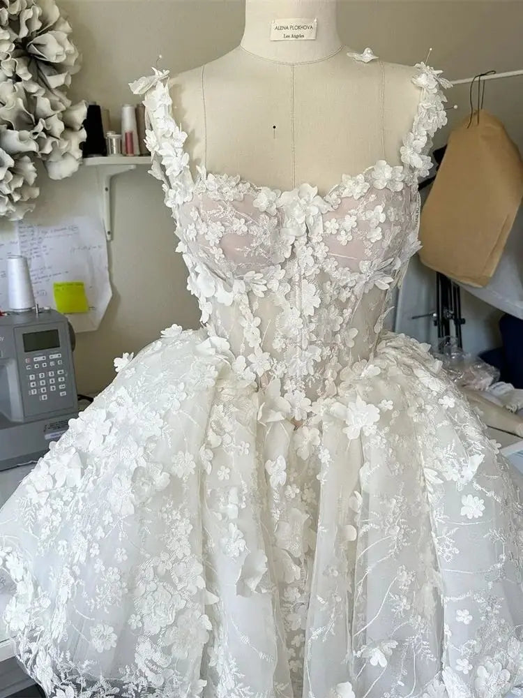 Boho Floral Lace Mini Ball Gown – Custom Short Dress for Prom, Wedding, or Evening with Flower Straps | Vestidos de Fiesta