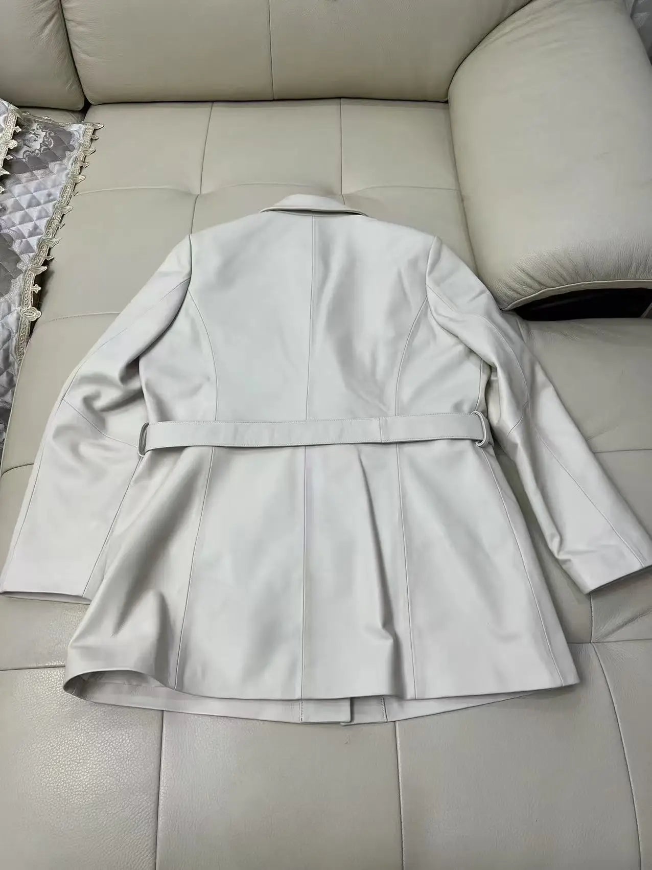 Women’s Genuine Sheepskin Leather Coat – Retro Belted Mid-Length Jacket with Gold Buckle, Suit Collar & Cargo Pockets