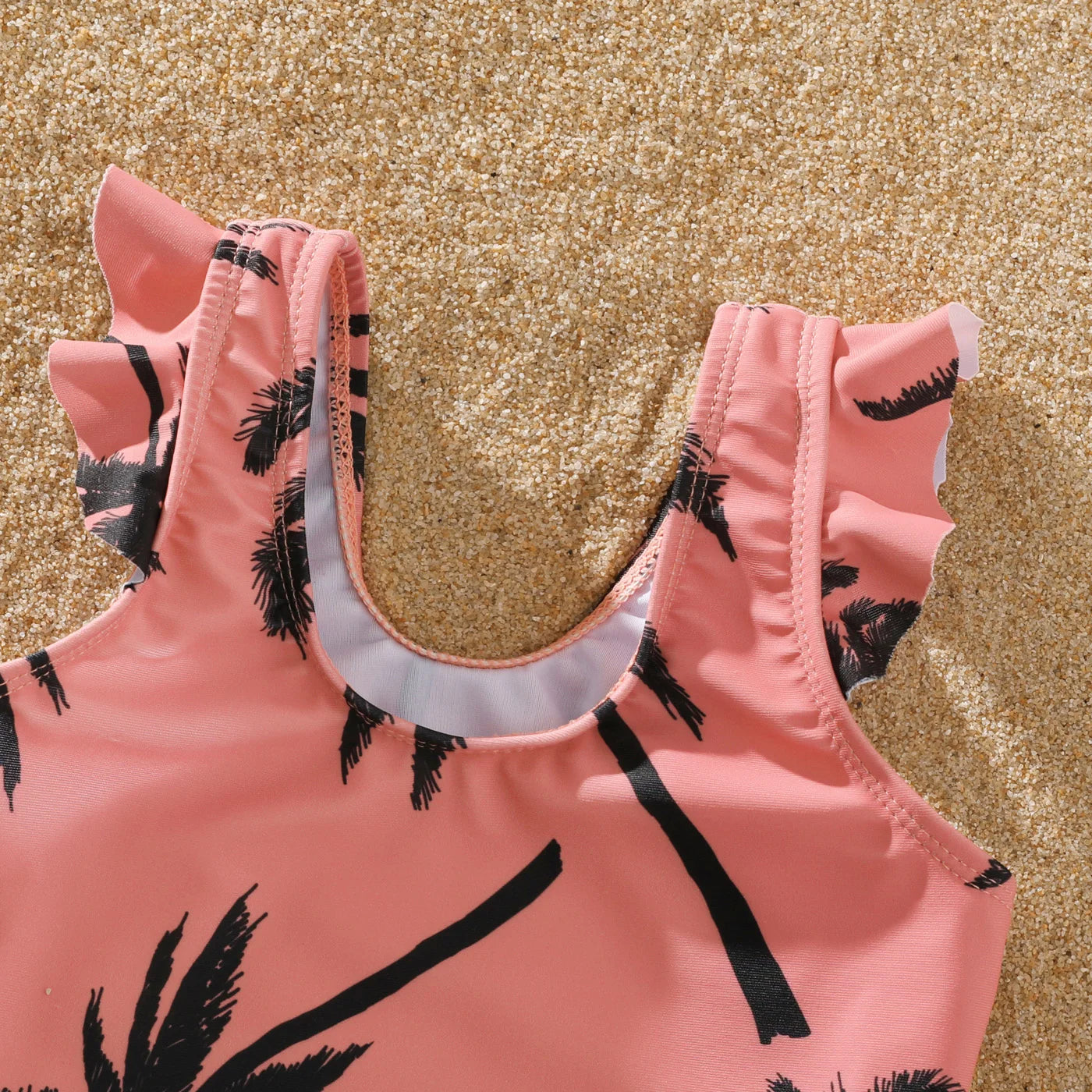 Family Matching Coconut Tree Print Swimwear – Pink Swim Trunks & Spaghetti Strap One-Piece Swimsuit