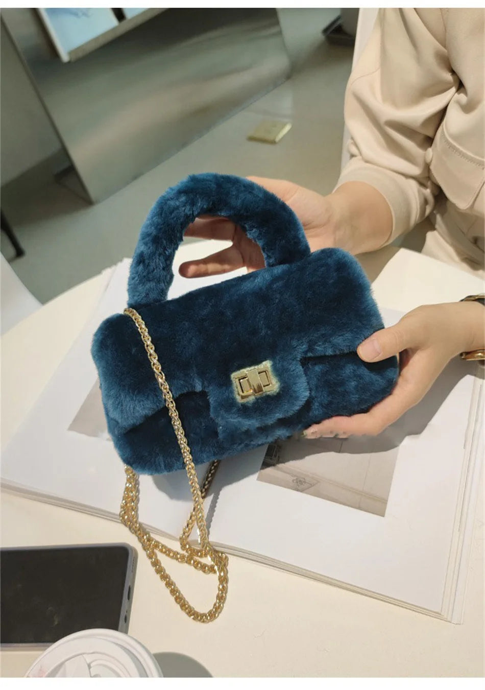 Lamb Fur Women’s Small Handbag – Soft Plush Chain Shoulder Bag & Fluffy Everyday Clutch