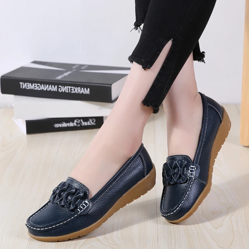 New Women's Flats – Genuine Leather Soft Boat Shoes, Non-Slip Sturdy Sole, Comfortable Loafers, Available in Big Sizes