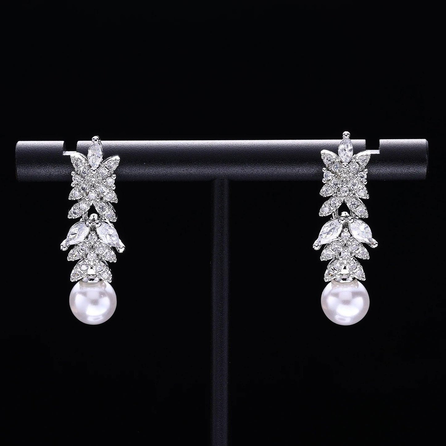 4-Piece Cubic Zirconia and Pearl Jewelry Set - Perfect for Weddings, Parties, and Dubai Bridal Looks