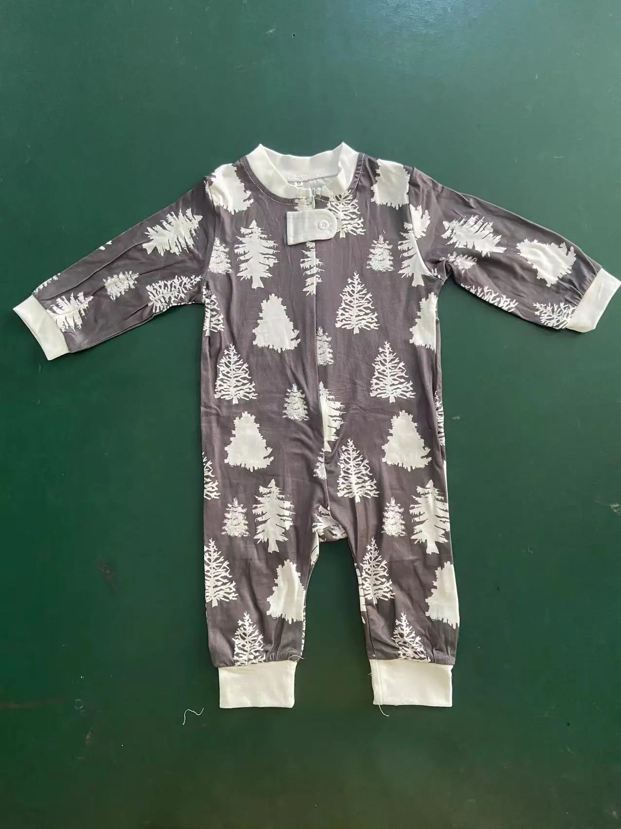 Christmas Family Matching Pajamas Set – Festive Tree Print Short Sleeve & Pants for Dad, Mom, Kids & Baby