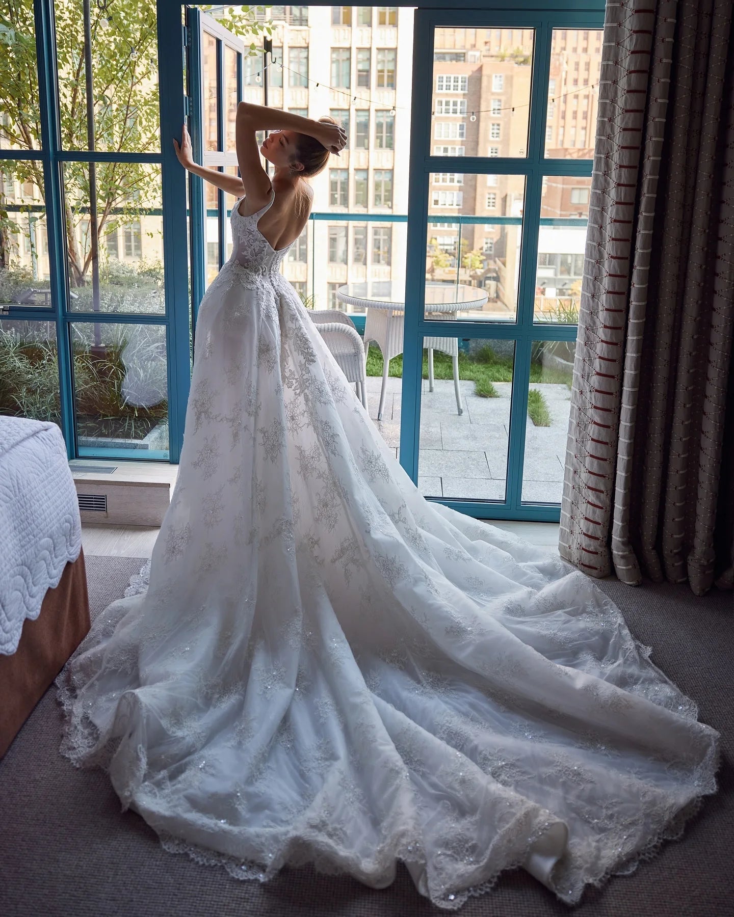 Luxury Lace Wedding Dress Robe de Mariage with Pearls Abiti da Sposa Sartoriali