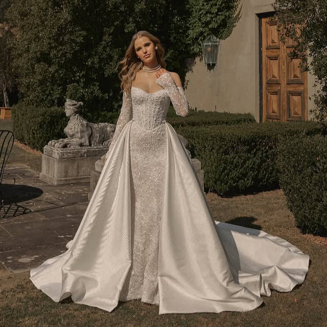 Sexy A-line Mermaid Lace Appliqués Wedding Dress