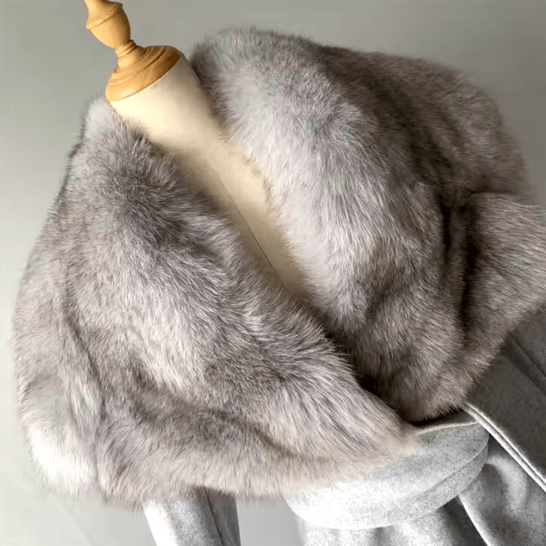 Elegant Cashmere Wool Coat for Women with Luxurious Large Fox Fur Collar – Top Quality, Trendy Style