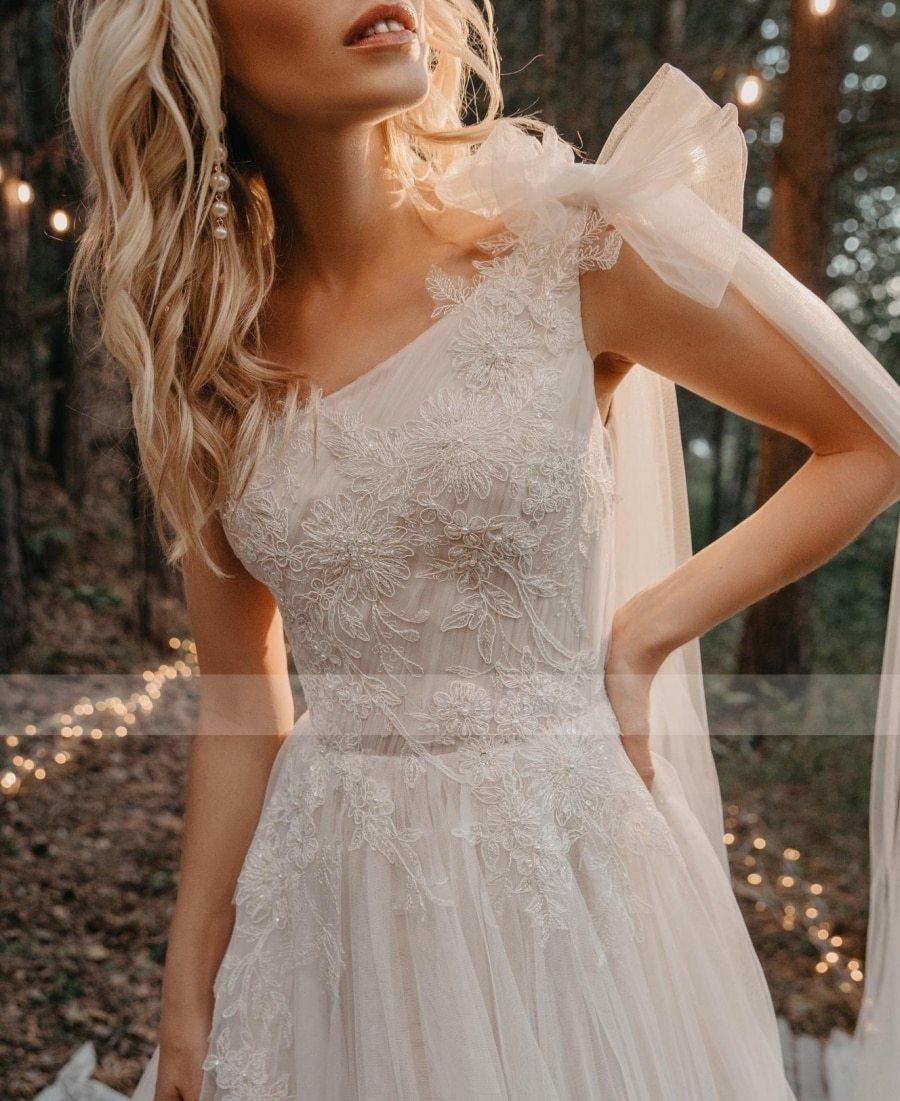 HER SHOP Dress One Shoulder Pleated Beading Applique Lace Wedding Dress