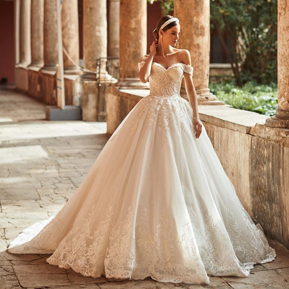 Custom Made Gorgeous Beaded Ball Gown Wedding Dress – Appliqués & Sexy Backless Design Champagne 6 cm / 16W