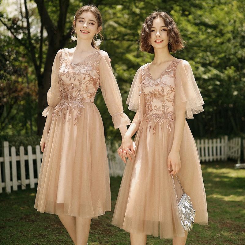 Pearls Embroidery Vintage Lace Tulle Knee-Length Bridesmaids Dress