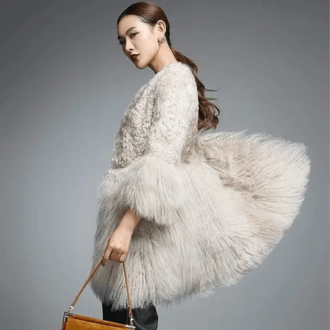 The Timeless Elegance of Fur: A Sustainable and Ethical Perspective HER SHOP®