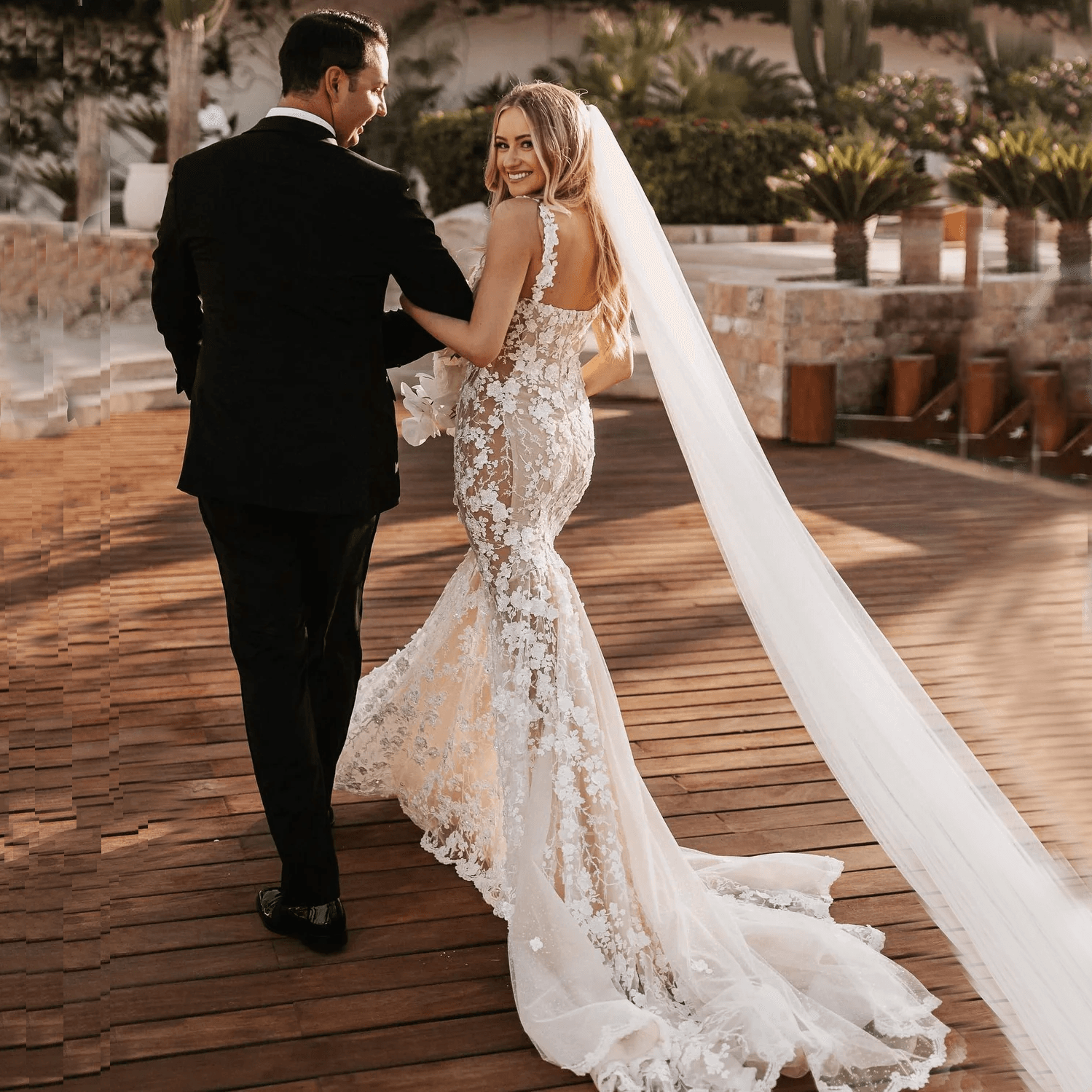 Custom Romantic Mermaid Wedding Dress with V-Neck, Lace Appliques, and 3D Flower Details - Vestido de Novia - HER SHOP