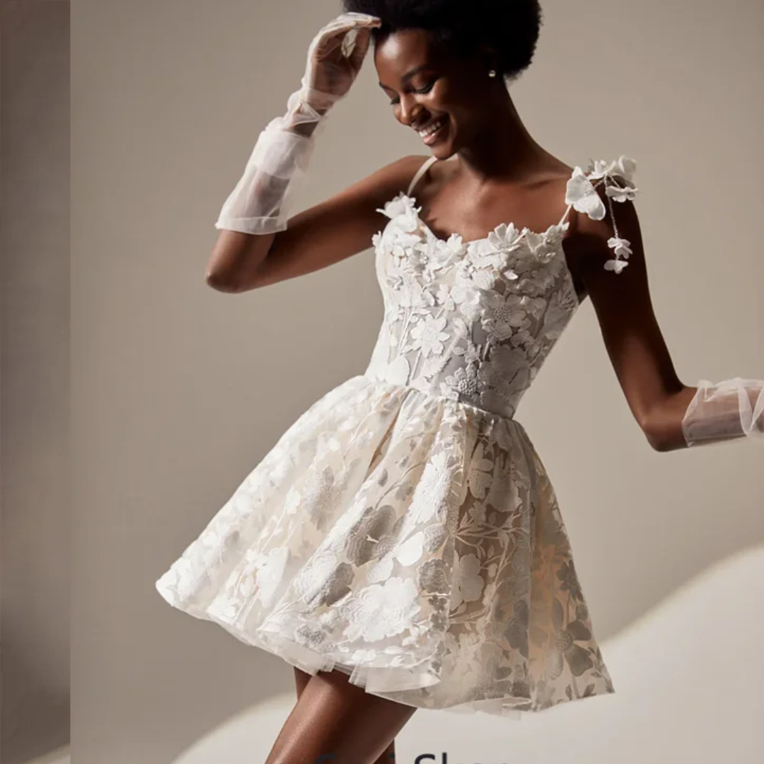 Customized New Full Lace Short Wedding Dresses With 3D Flowers Spaghetti Straps Back Lace Up Mini Bridal Gowns Vestido de Noiva