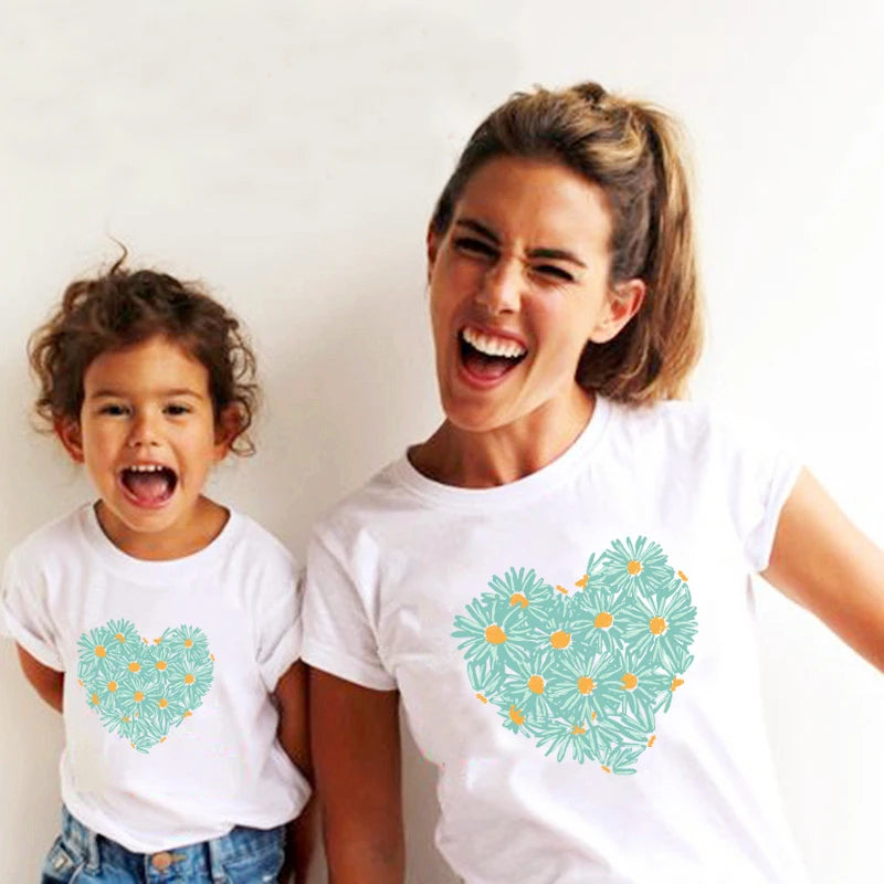 Fashion Family Matching Clothes Outfits Look Mother Daughter Flower Heart Print Tshirt Clothing Mommy and Me Family Look T-shirt