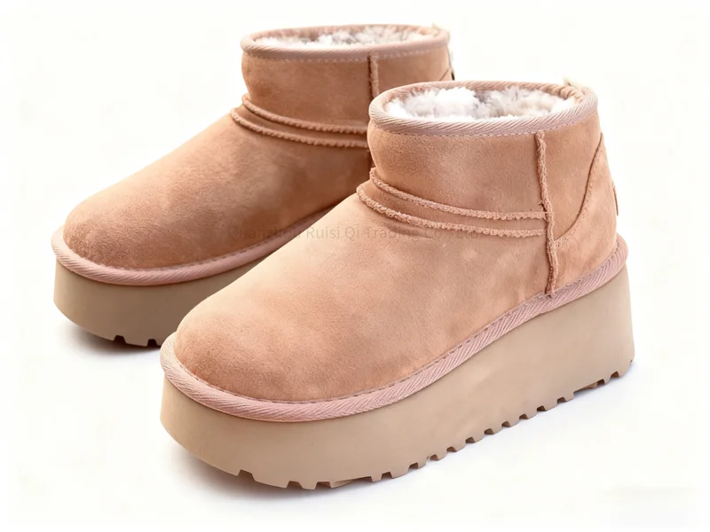 2026 Women’s Classic Winter Snow Boots – Warm Sheepskin Lining, Non-Slip Rubber Sole, Flat Outdoor Comfort