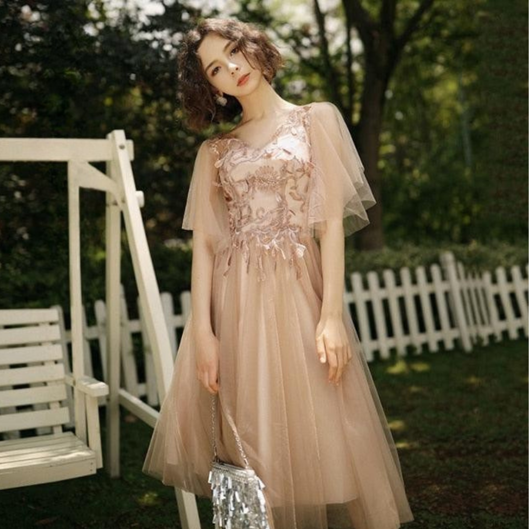 Pearls Embroidery Vintage Lace Tulle Knee-Length Bridesmaids Dress