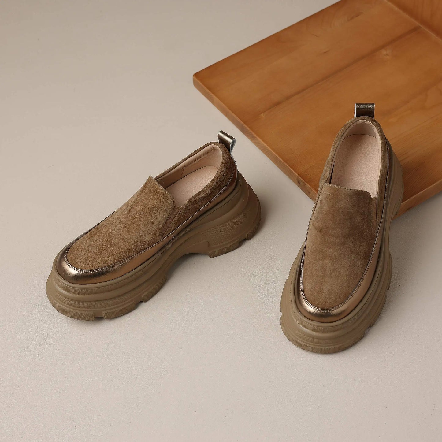 Women’s Retro Sheep Suede Slip-On Loafers – Round Toe Platform Sneakers with Crystal Detail, Casual Vulcanized Flats