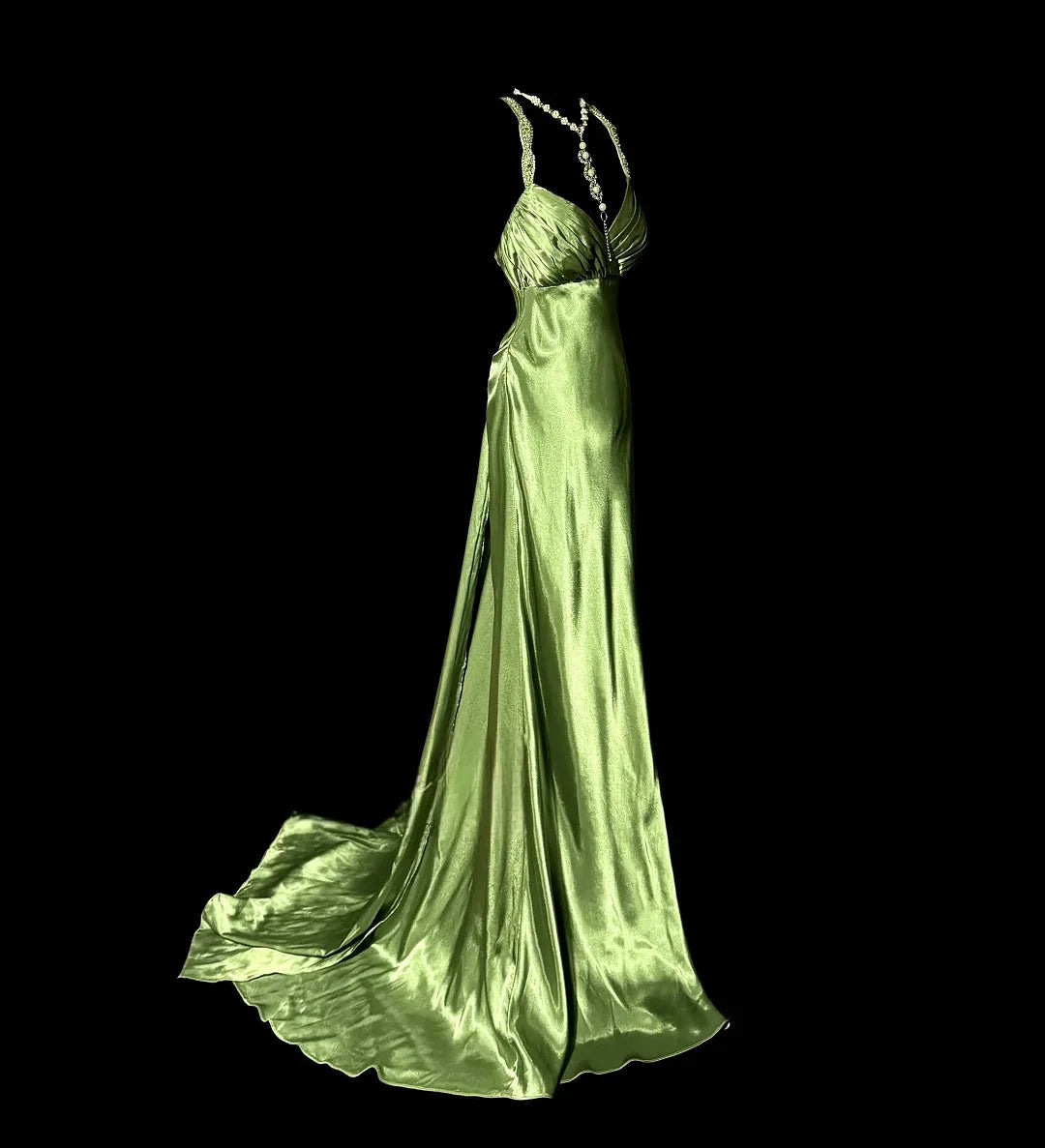 Luxury Green High-Slit Mermaid Evening Gown – Beaded Spaghetti Strap Celebrity Dress (Customizable)