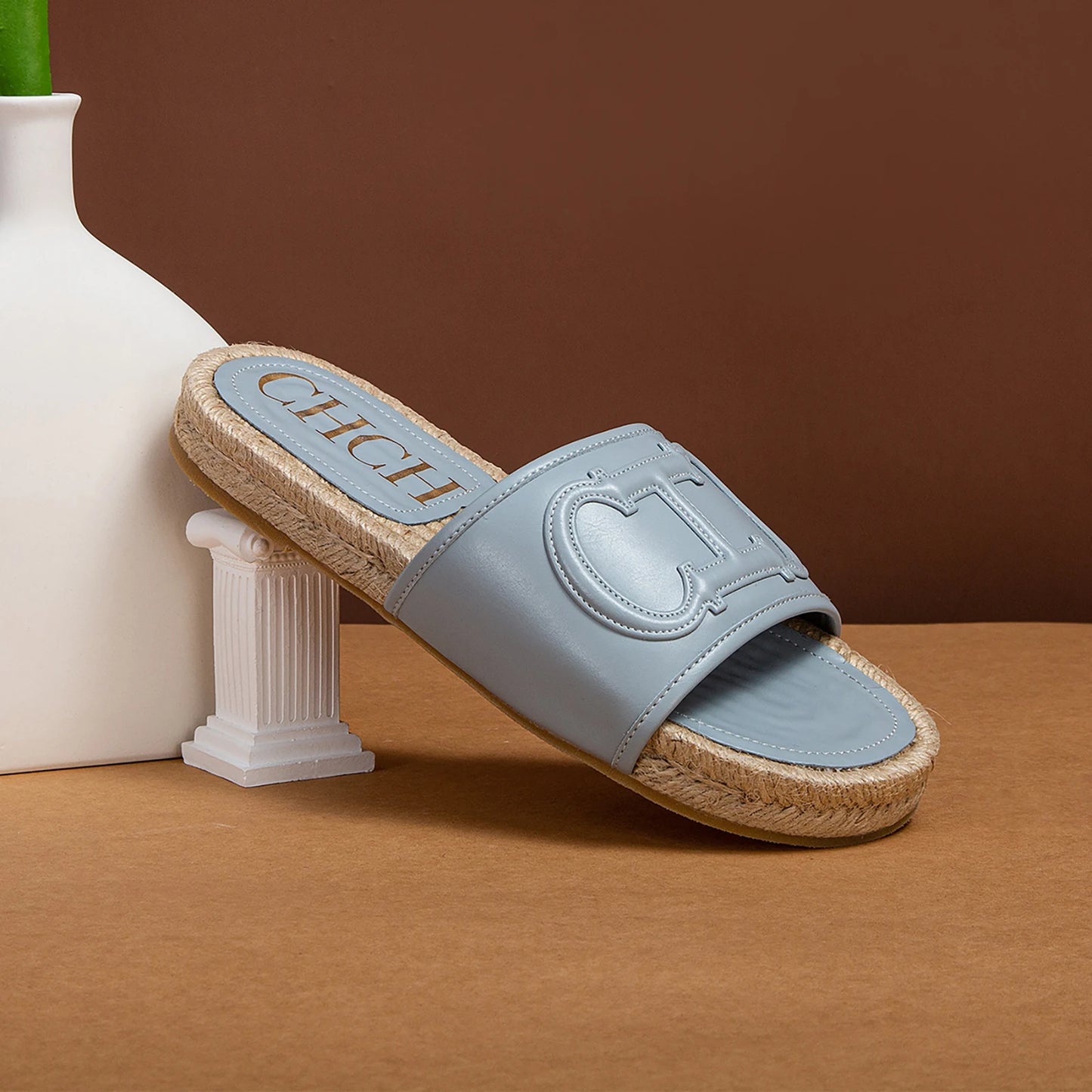 Chic Women's Beach Shoes New Hemp Bottom Anti slip Women's Sandal Flats