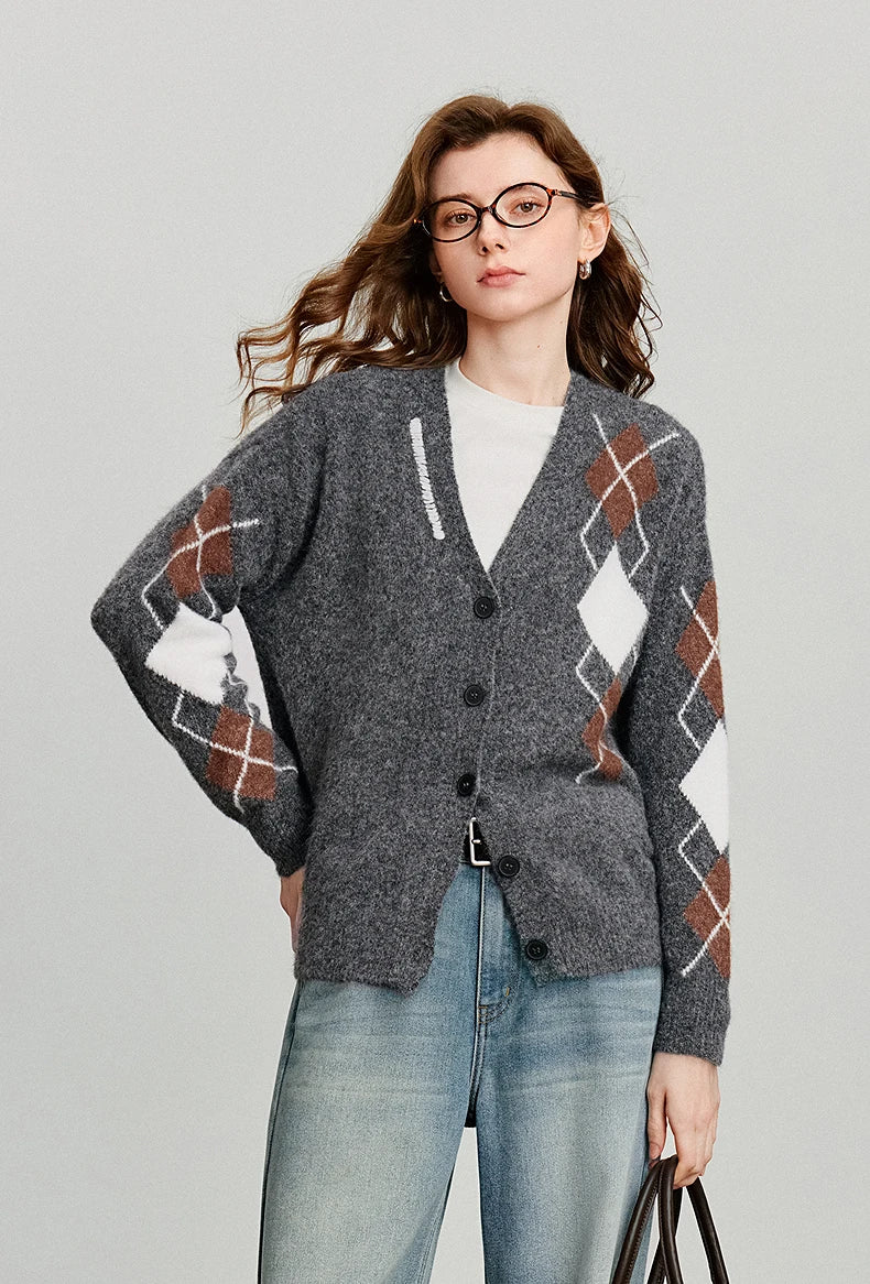 Women Knitted Sweater 2025 Autumn New Grid Pattern V Neck Single Breasted Button Knitted Cardigan Coat Gray