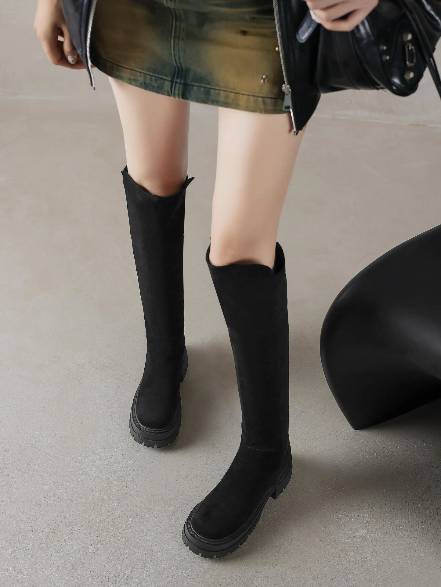 Flock Round Toe Stretch Over-the-Knee Boots with Medium Heels – Elegant, Modern, and Warm Slip-On Style for Leisure and Everyday Chic