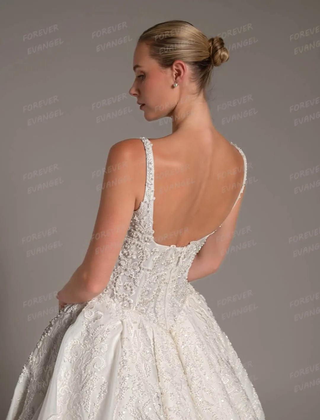 Elegant A-Line Satin Wedding Dress – Sweetheart Sleeveless Bridal Gown with Appliqué & Custom-Made