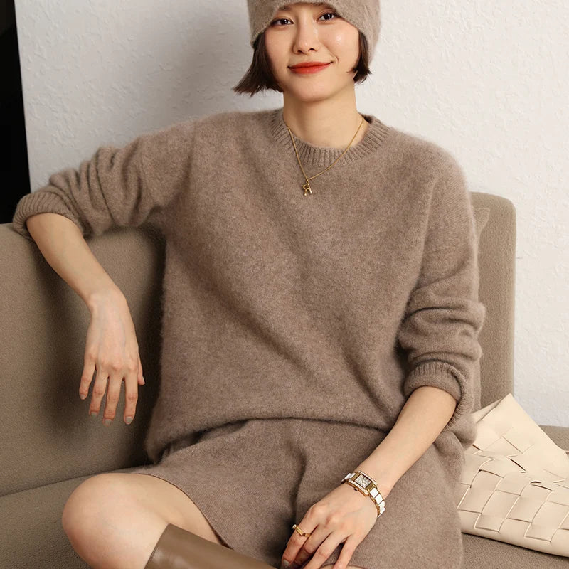 High-Quality Fashion Suit: 100% Cashmere Knitted Sweater & Short Pants Set