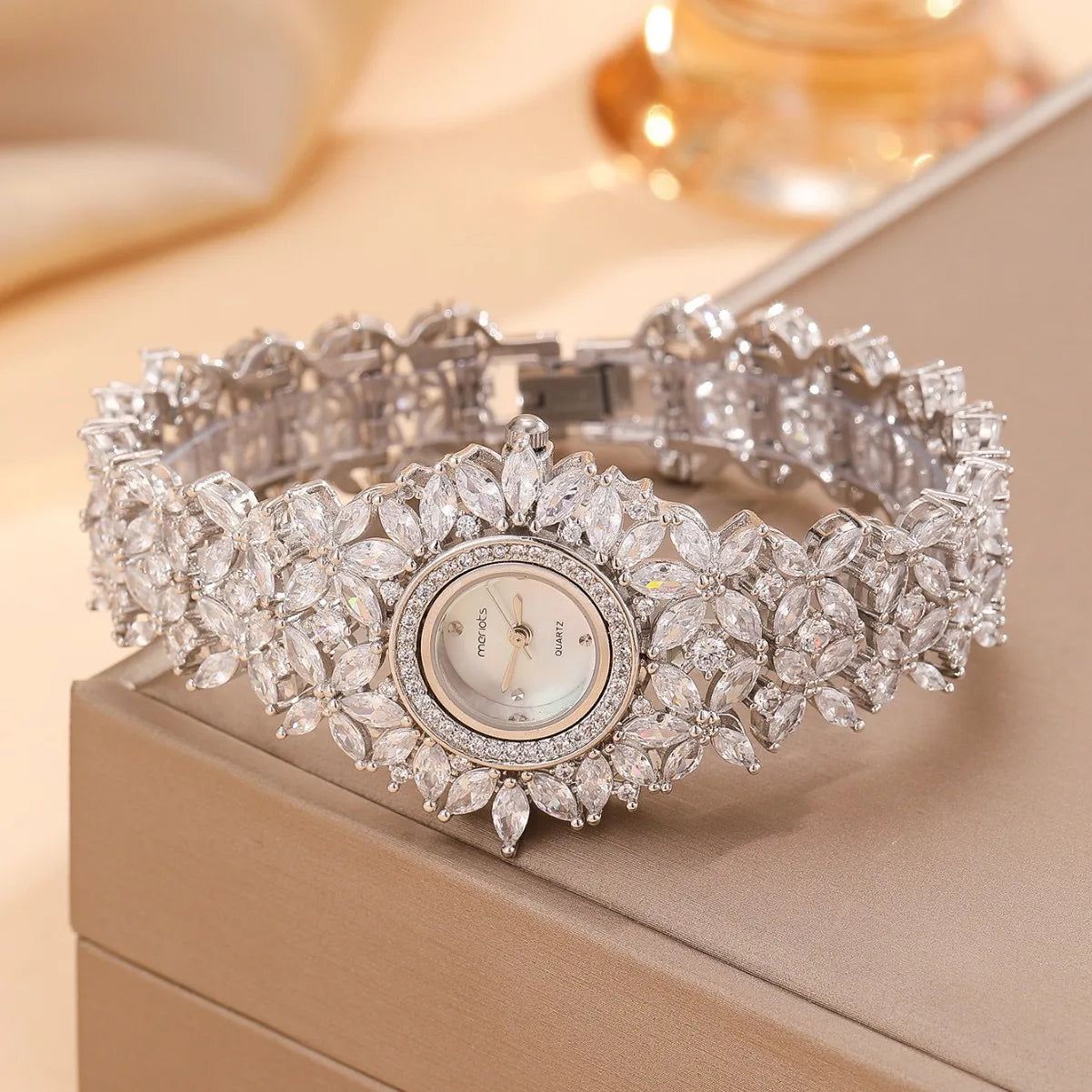 EYER Luxury Hot Fashion Full Zircon Crystal Geometric Bracelet Watch For Women Wedding Party Daily Jewelry Watch Accessories