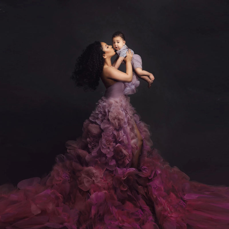 Elegant Ruffled Maternity Gown with High Split - Tulle Photography Dress with Puffy Train for Photoshoots