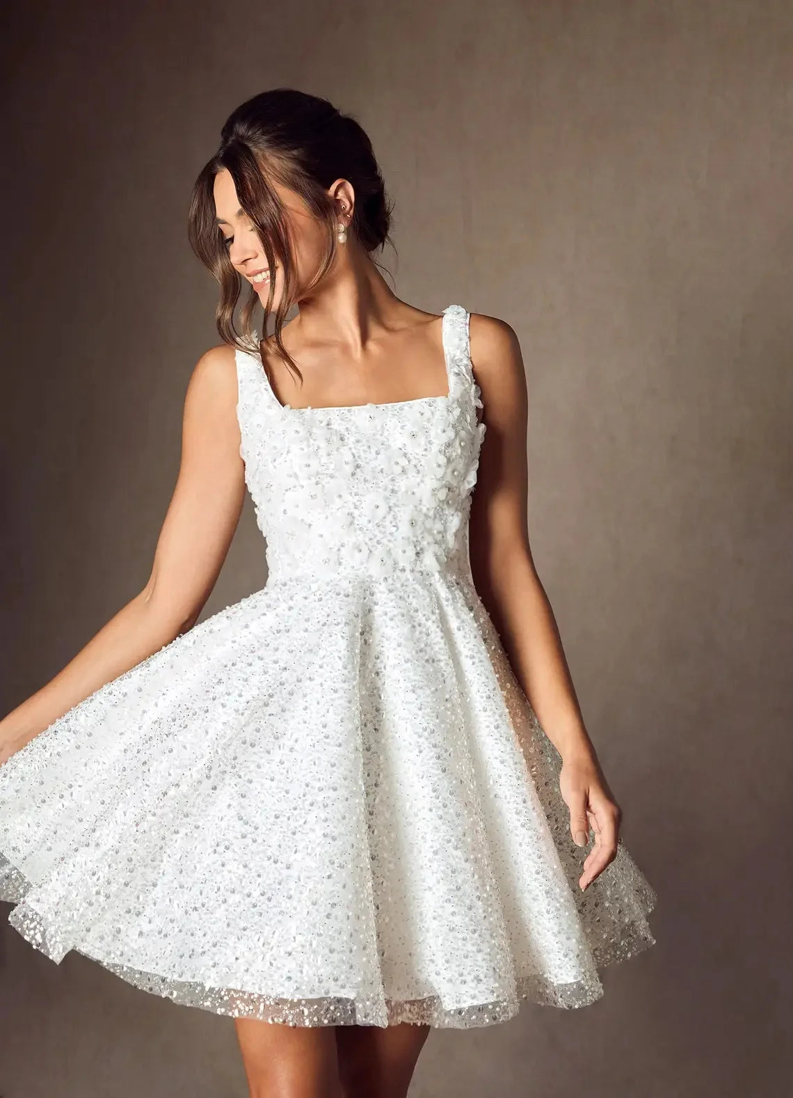 Sequin Beaded Wedding Dresses for Teens Sparkly Short Prom Dress Spaghetti Straps A-line HOCO Dress for Juniors