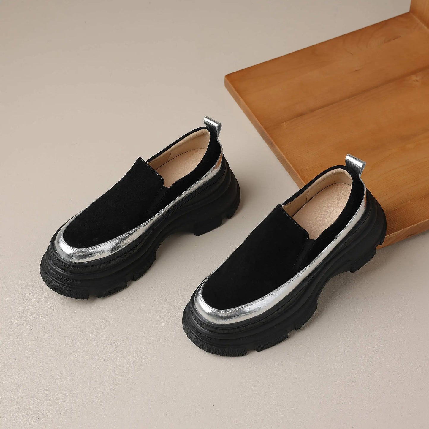 Women’s Retro Sheep Suede Slip-On Loafers – Round Toe Platform Sneakers with Crystal Detail, Casual Vulcanized Flats