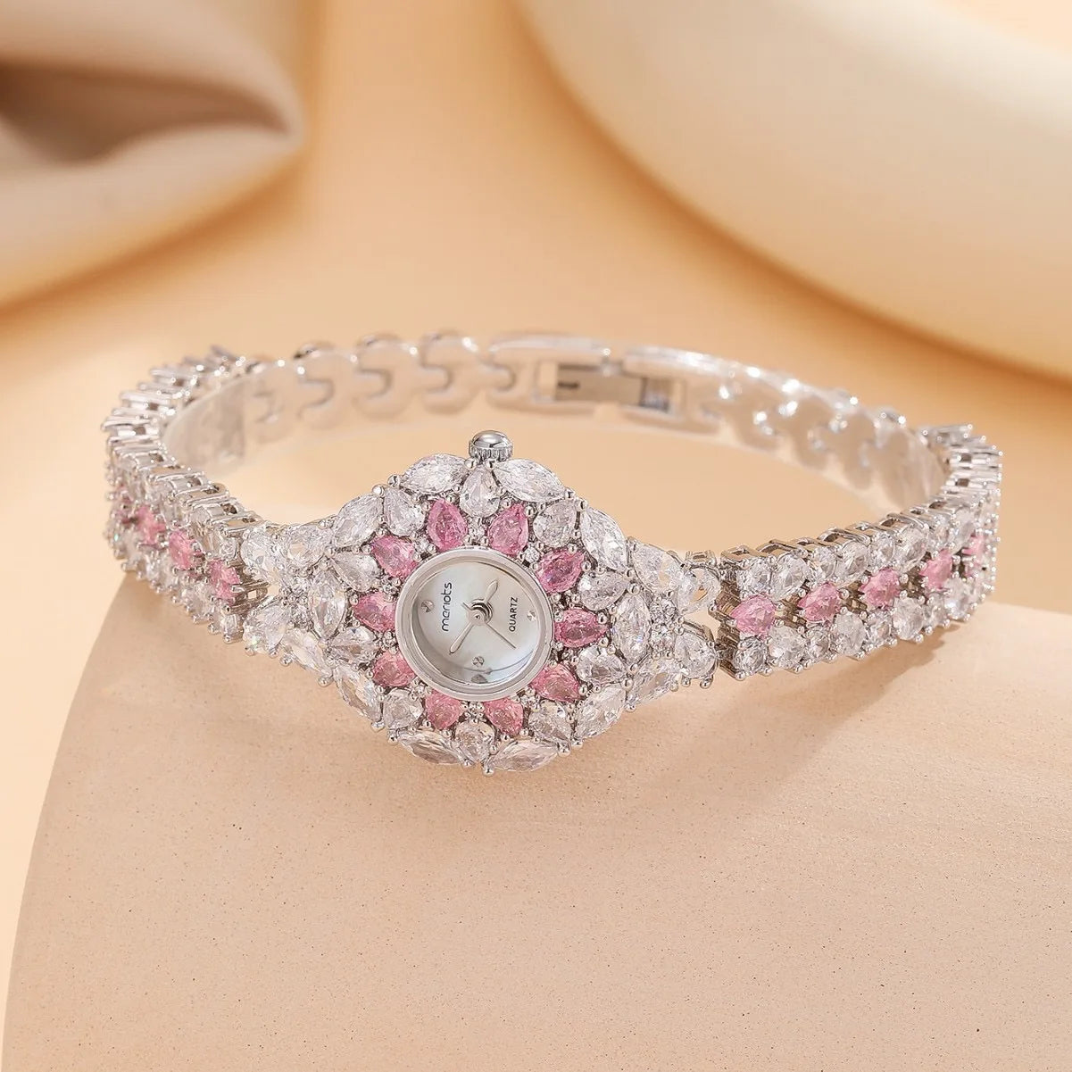 Luxury Fashion Simple Design Romantic Sweet Style Bracelet Watch For Women Wedding Party Dating Jewelry Gift Watch Accessories