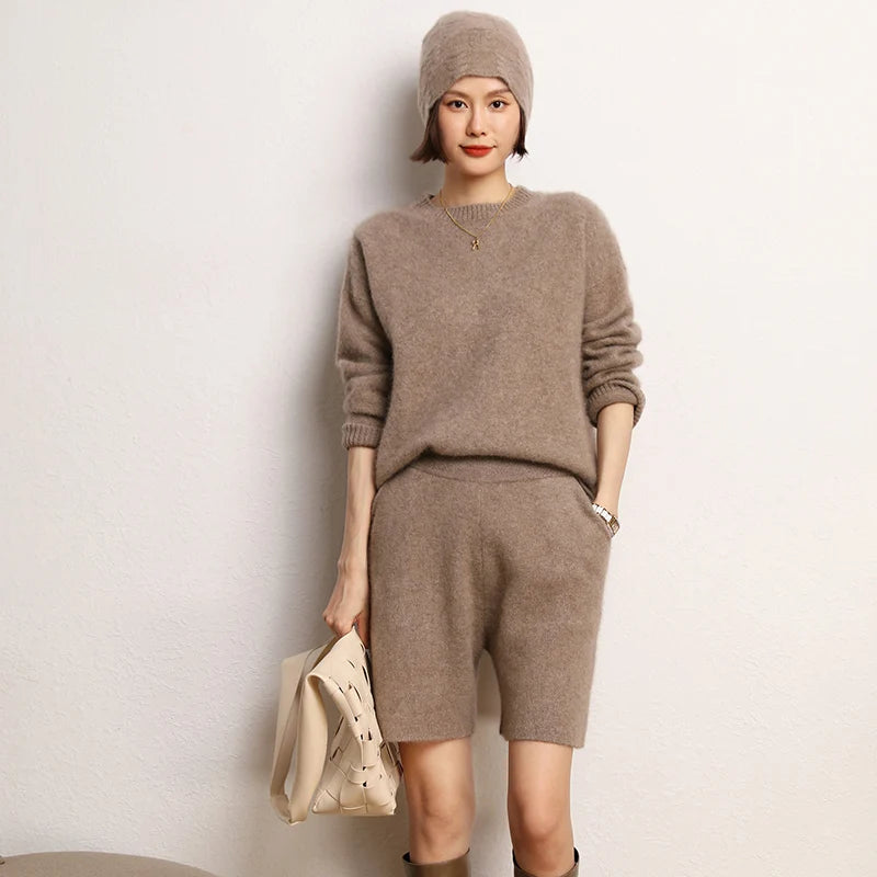 High-Quality Fashion Suit: 100% Cashmere Knitted Sweater & Short Pants Set