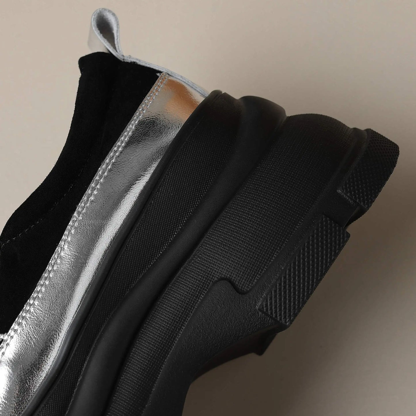 Women’s Retro Sheep Suede Slip-On Loafers – Round Toe Platform Sneakers with Crystal Detail, Casual Vulcanized Flats