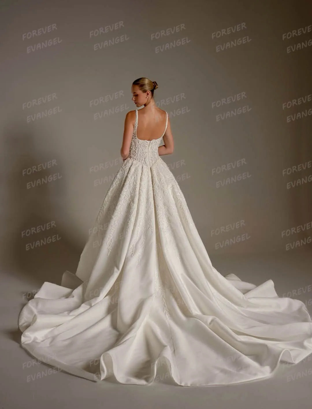 Elegant A-Line Satin Wedding Dress – Sweetheart Sleeveless Bridal Gown with Appliqué & Custom-Made