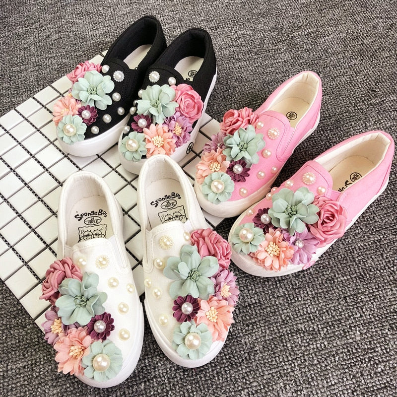 Designer Hand-made Embroidery Sweet Beauty Comfortable FlatsBrand Sneakers