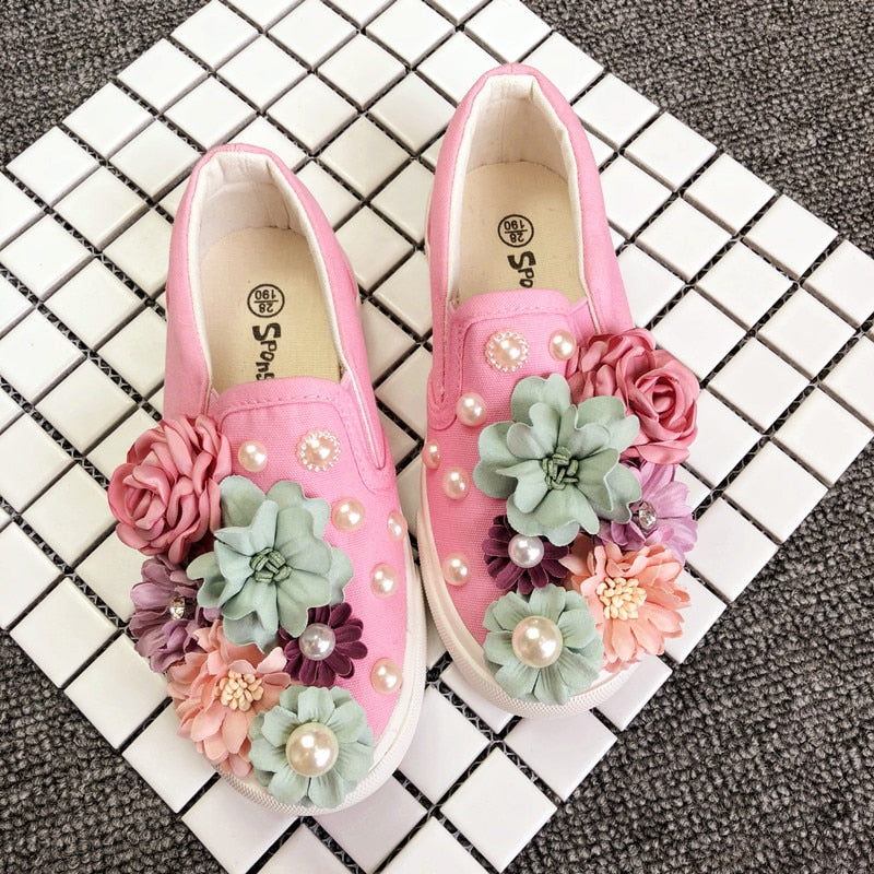 Designer Hand-made Embroidery Sweet Beauty Comfortable FlatsBrand Sneakers
