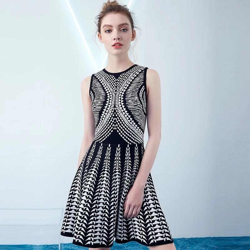 Her Shop Dress Black / M New Fashion Jacquard Sleeveless A Line Black Party Dress