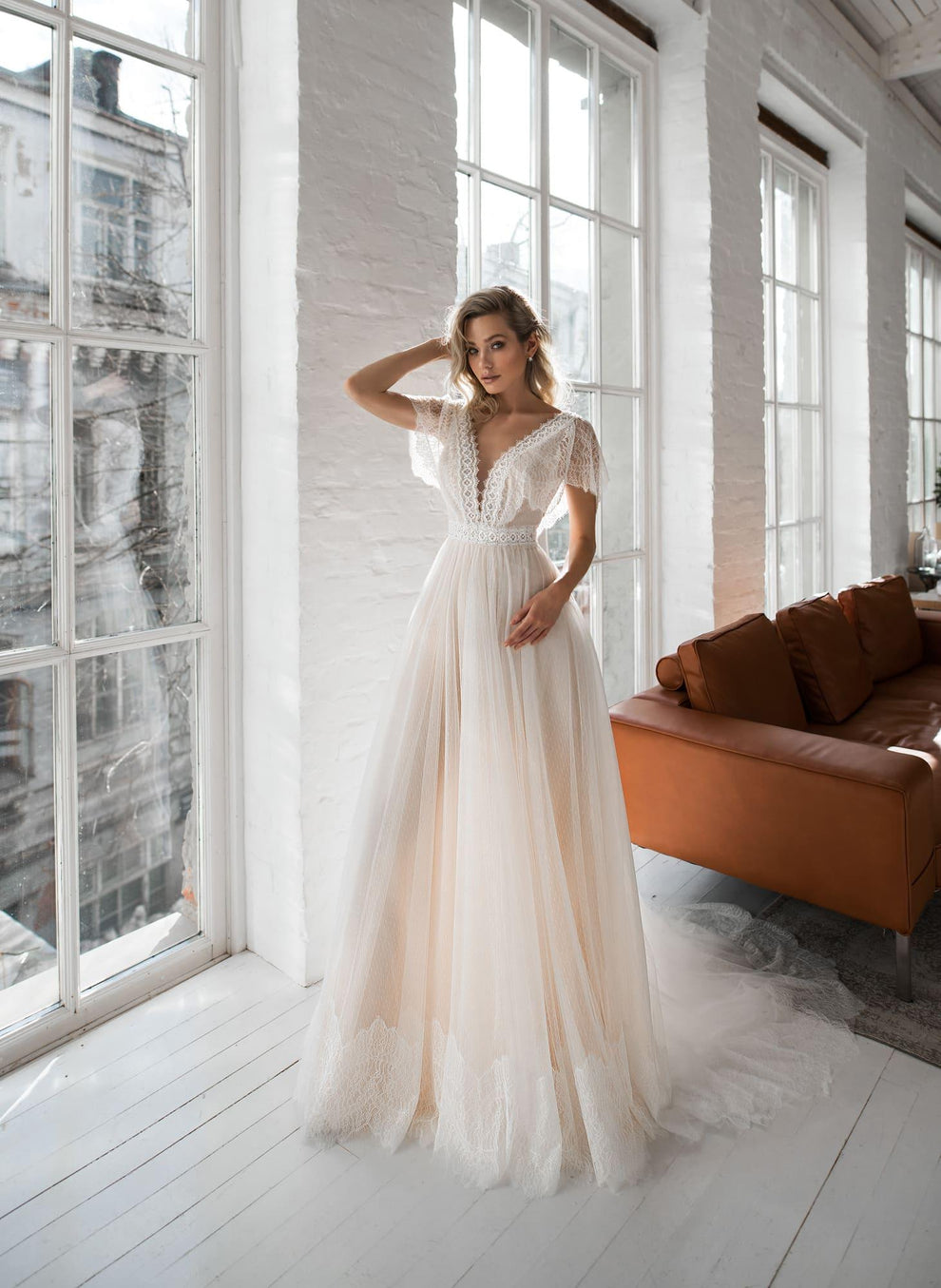 Vintage Cap Sleeves Short Tulle Lace Appliques Wedding Dress