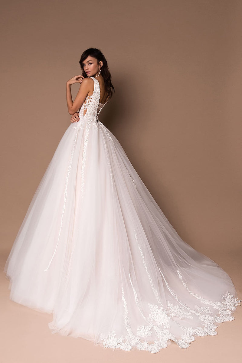 Tulle Deep V-Neck Sleeveless Princess Puffy Beads Appliques Bridal Dresses